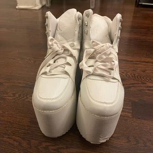 YRU QOZMO HI WHITE shoes size 12